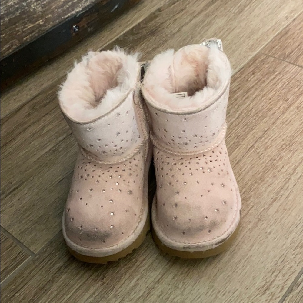 Girls pink Ugg boots